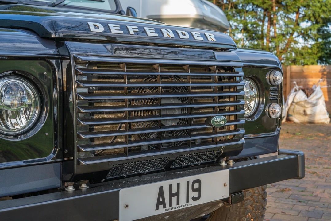 2015 Land Rover Defender 90 - Image 23 of 31