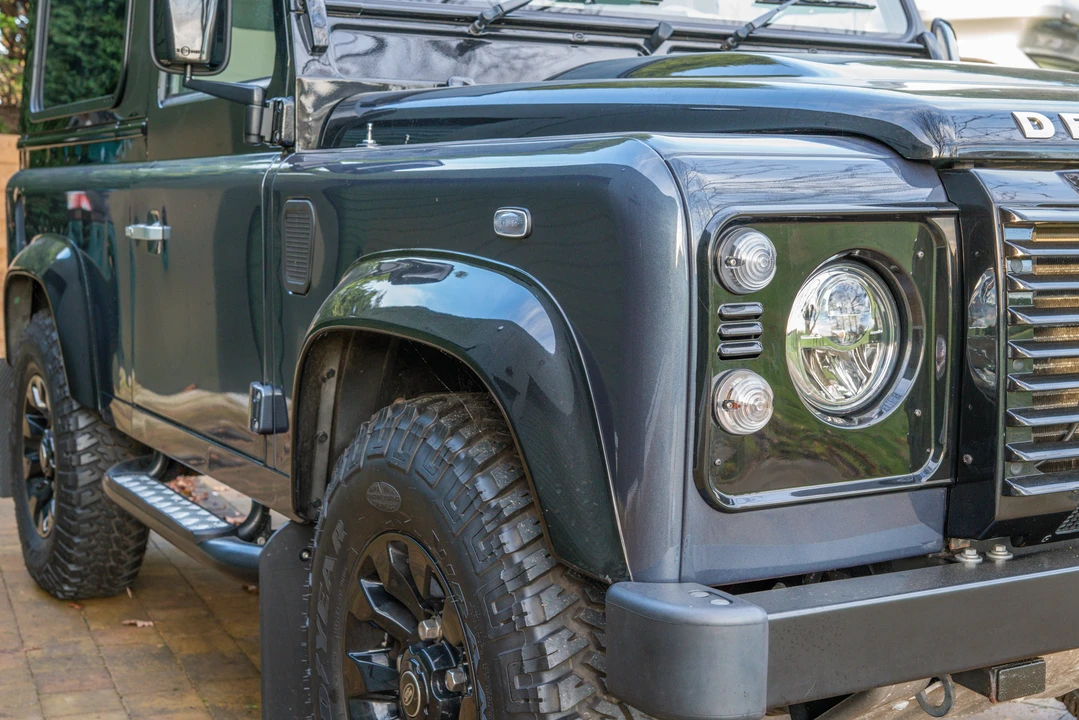 2015 Land Rover Defender 90 - Image 24 of 31