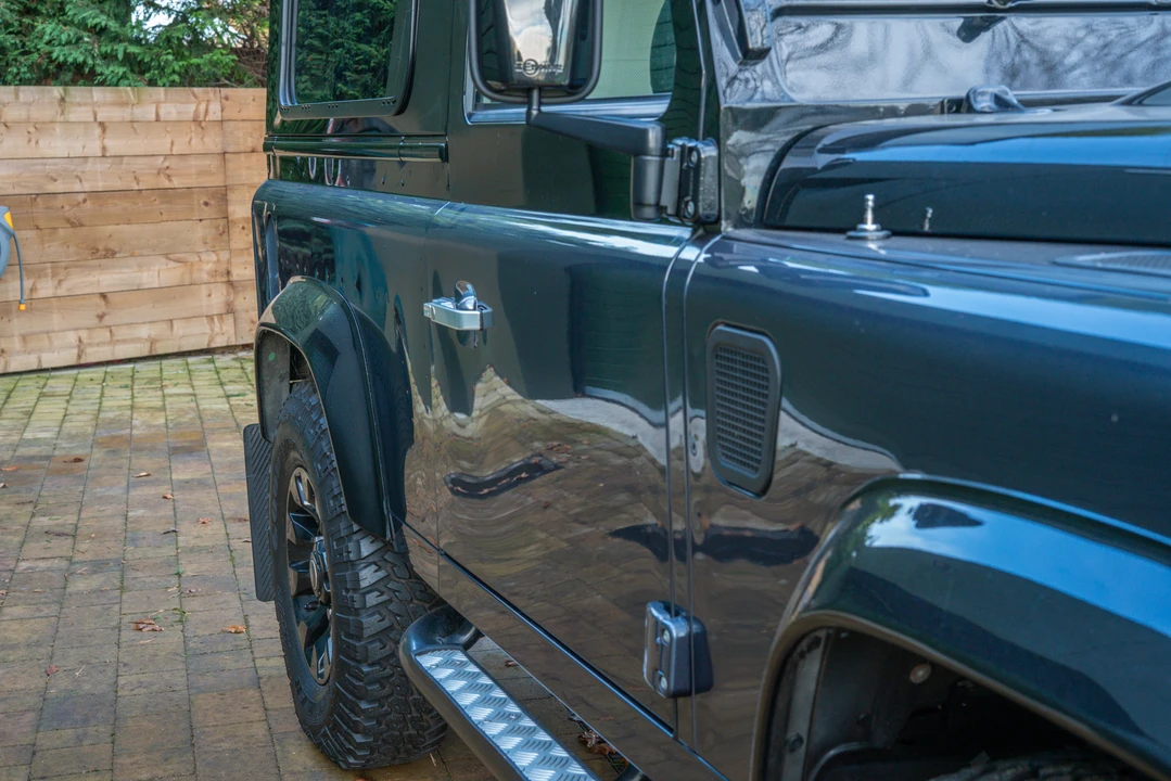 2015 Land Rover Defender 90 - Image 29 of 31