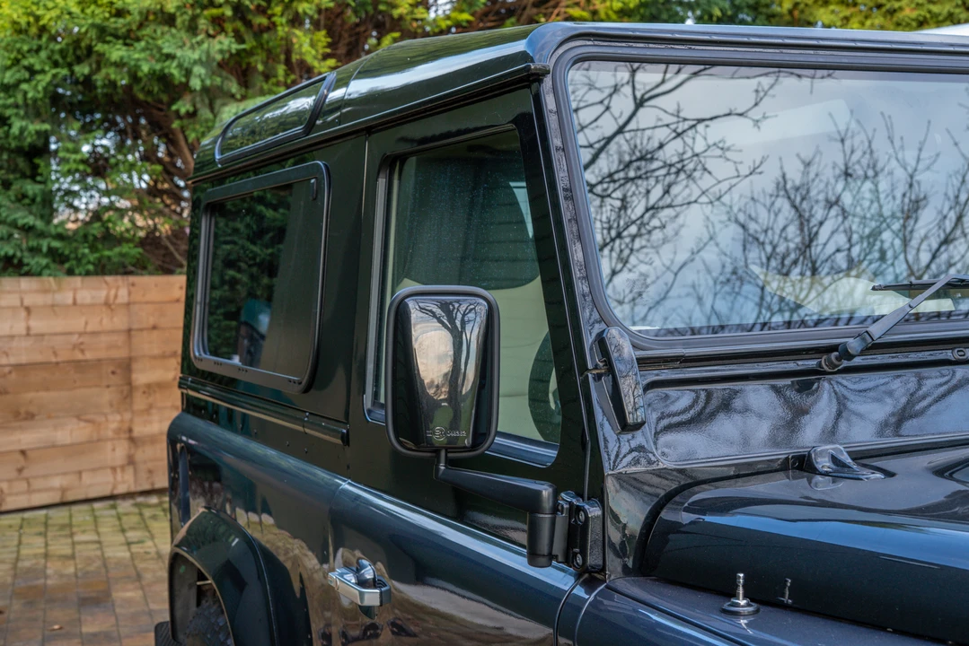2015 Land Rover Defender 90 - Image 30 of 31