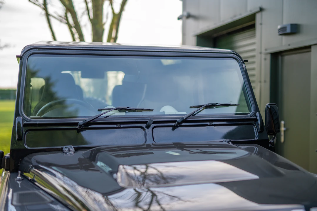 2015 Land Rover Defender 90 - Image 18 of 31