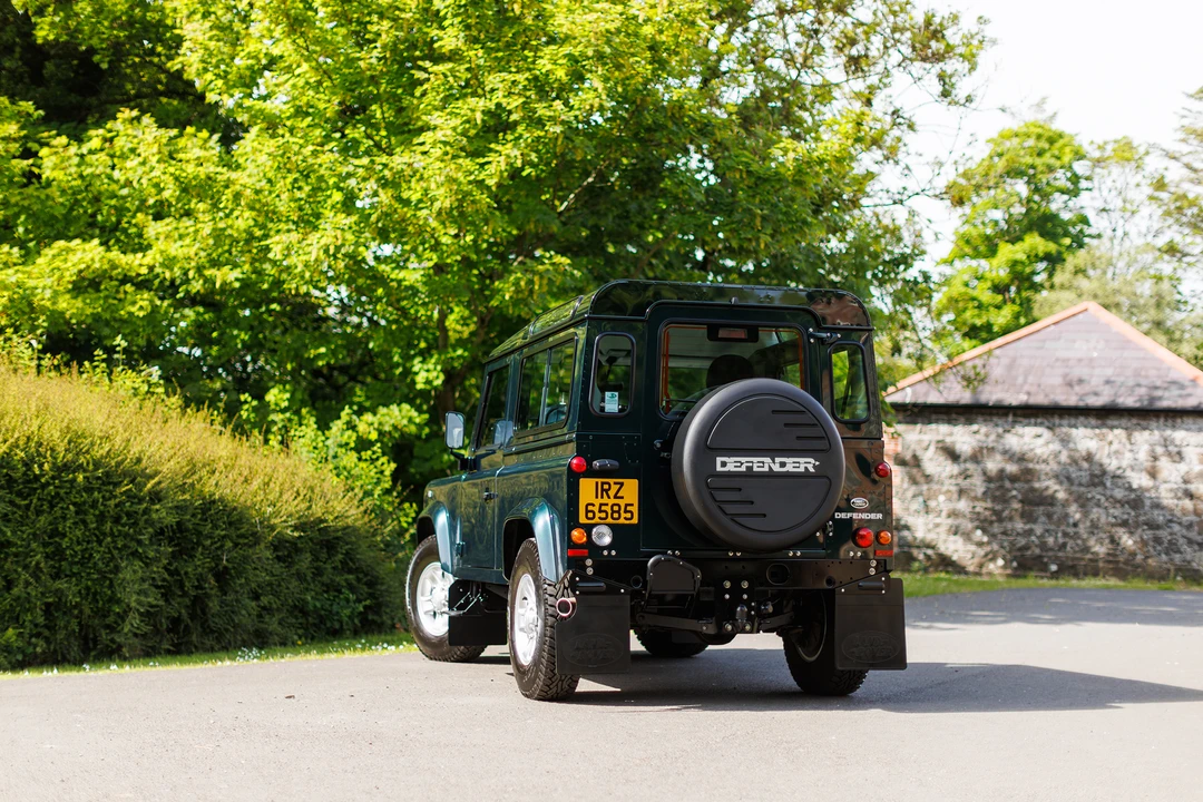 2015 Land Rover Defender 90 - Image 19 of 31