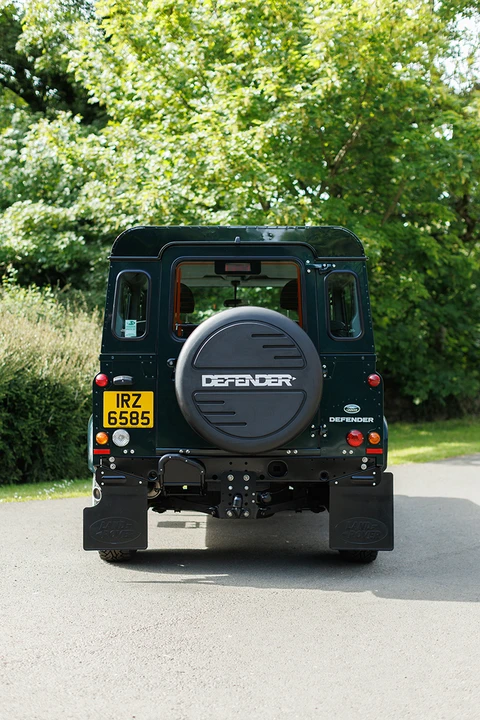 2015 Land Rover Defender 90 - Image 22 of 31