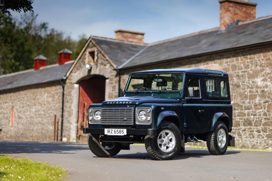 2015 Land Rover Defender 90 - Image 24 of 31