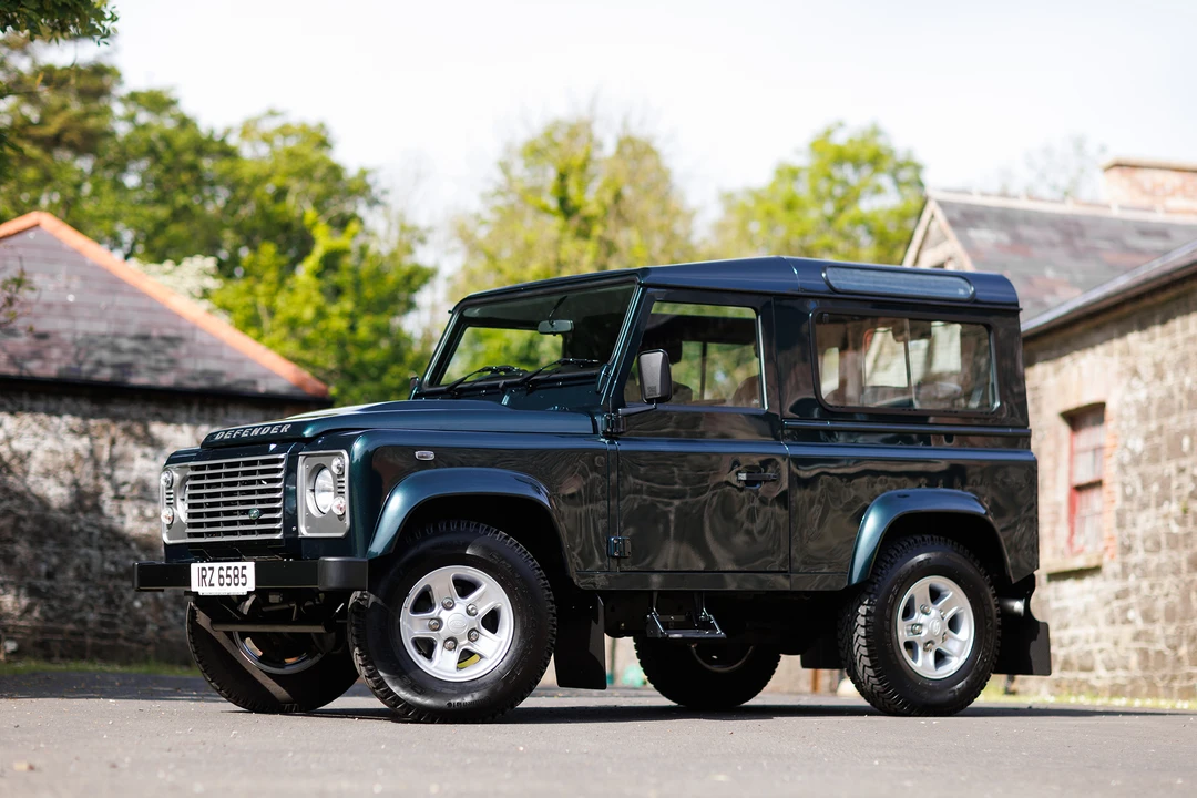 2015 Land Rover Defender 90 - Image 26 of 31