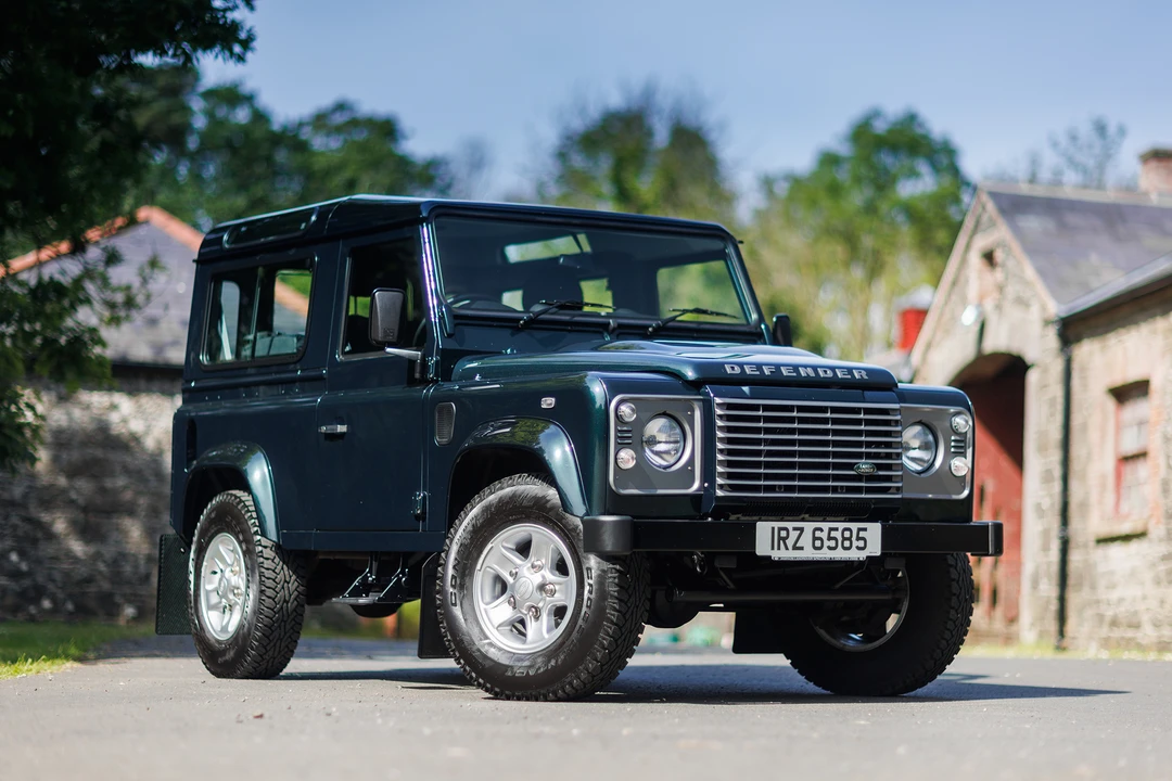 2015 Land Rover Defender 90 - Image 4 of 31