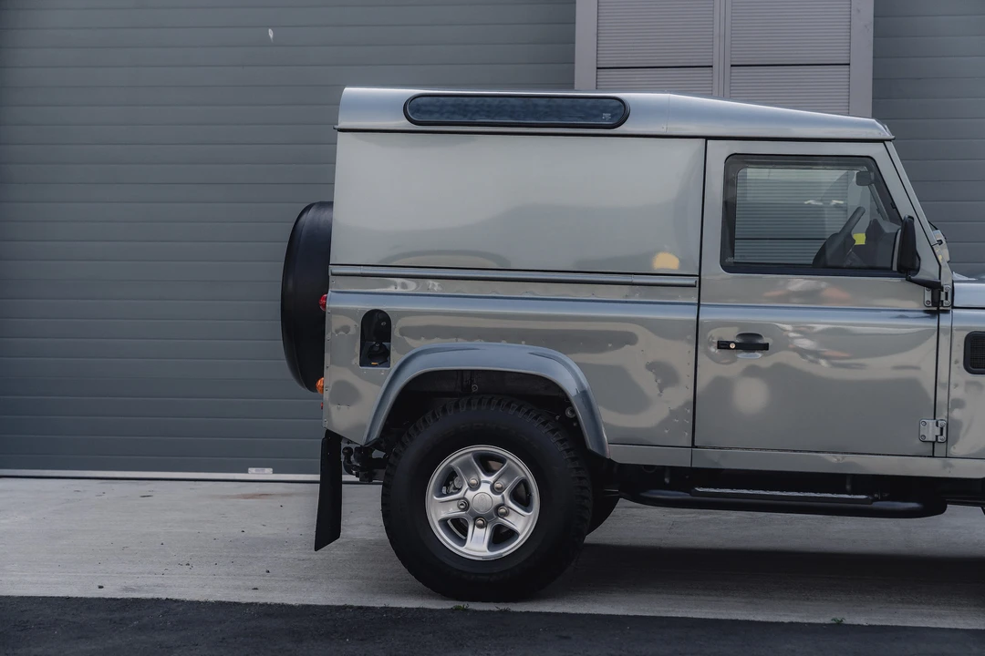 2015 Land Rover Defender 90 - Image 28 of 31