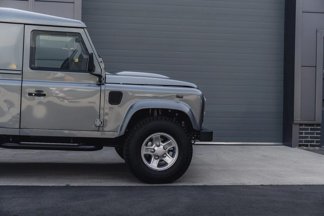 2015 Land Rover Defender 90 - Image 29 of 31