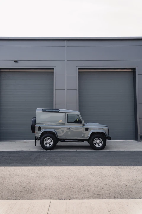 2015 Land Rover Defender 90 - Image 18 of 31
