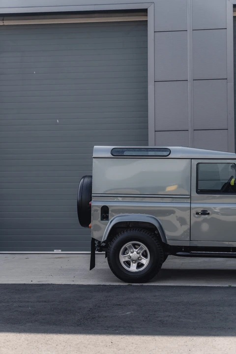 2015 Land Rover Defender 90 - Image 19 of 31