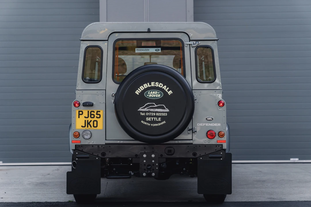 2015 Land Rover Defender 90 - Image 7 of 31