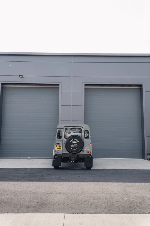 2015 Land Rover Defender 90 - Image 22 of 31