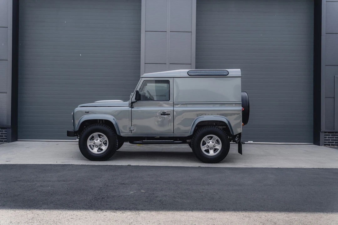 2015 Land Rover Defender 90 - Image 9 of 31