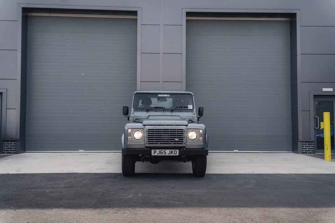 2015 Land Rover Defender 90 - Image 12 of 31