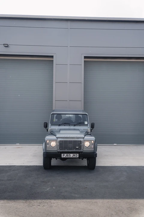 2015 Land Rover Defender 90 - Image 25 of 31