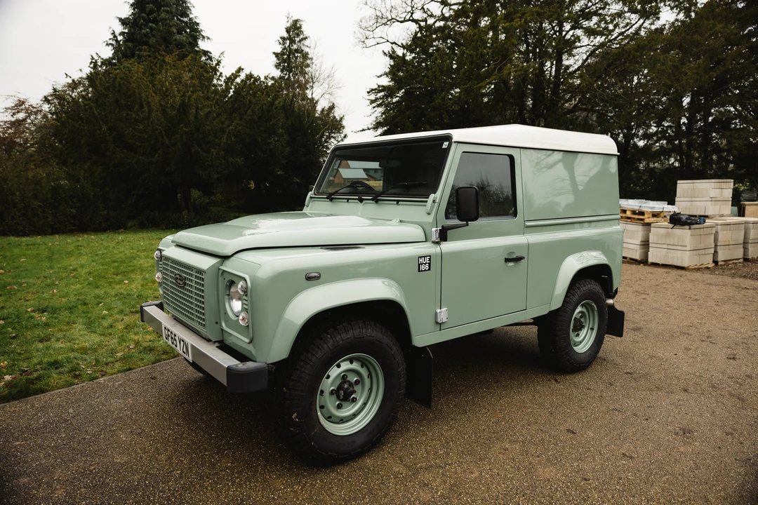 2015 Land Rover Defender 90 - Image 12 of 31
