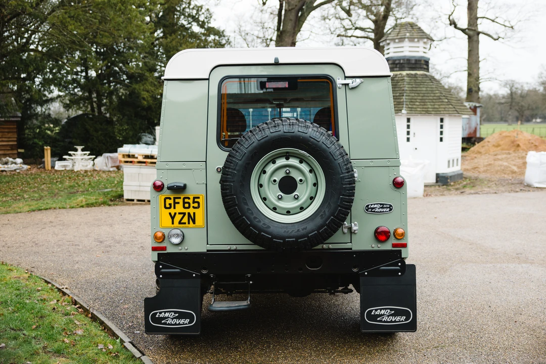 2015 Land Rover Defender 90 - Image 7 of 31
