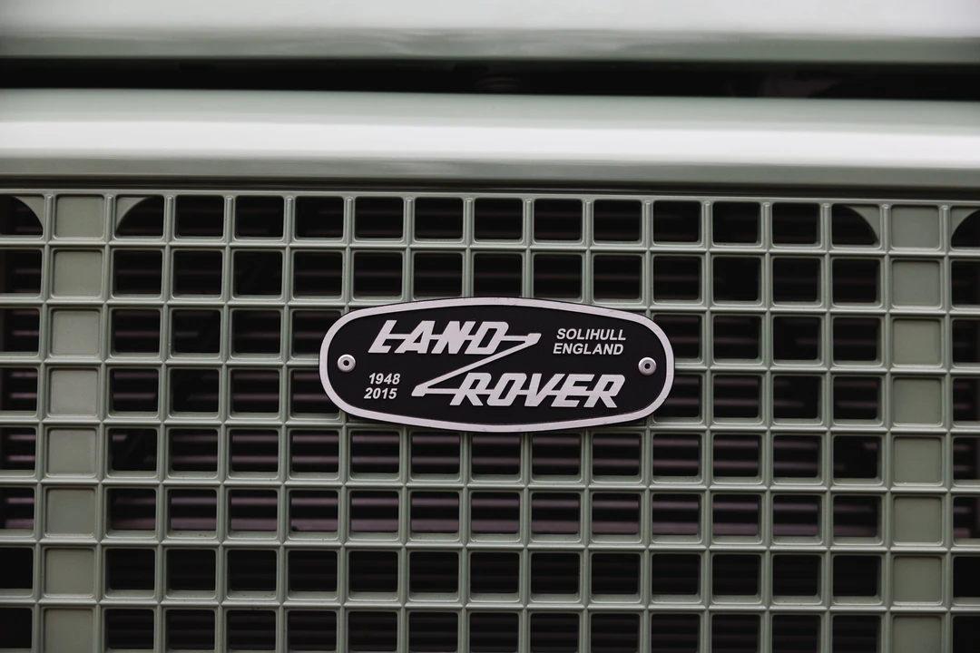 2015 Land Rover Defender 90 - Image 24 of 31