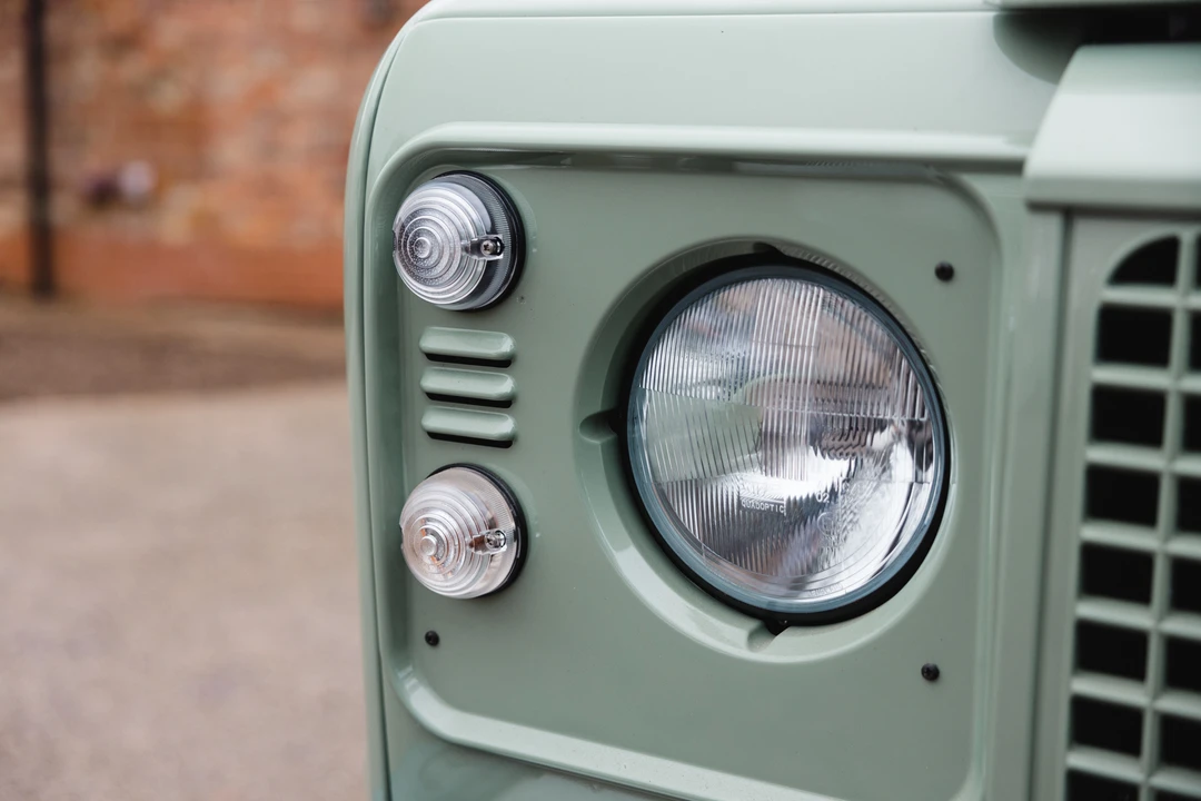 2015 Land Rover Defender 90 - Image 27 of 31