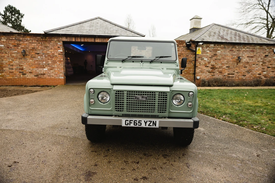 2015 Land Rover Defender 90 - Image 3 of 31