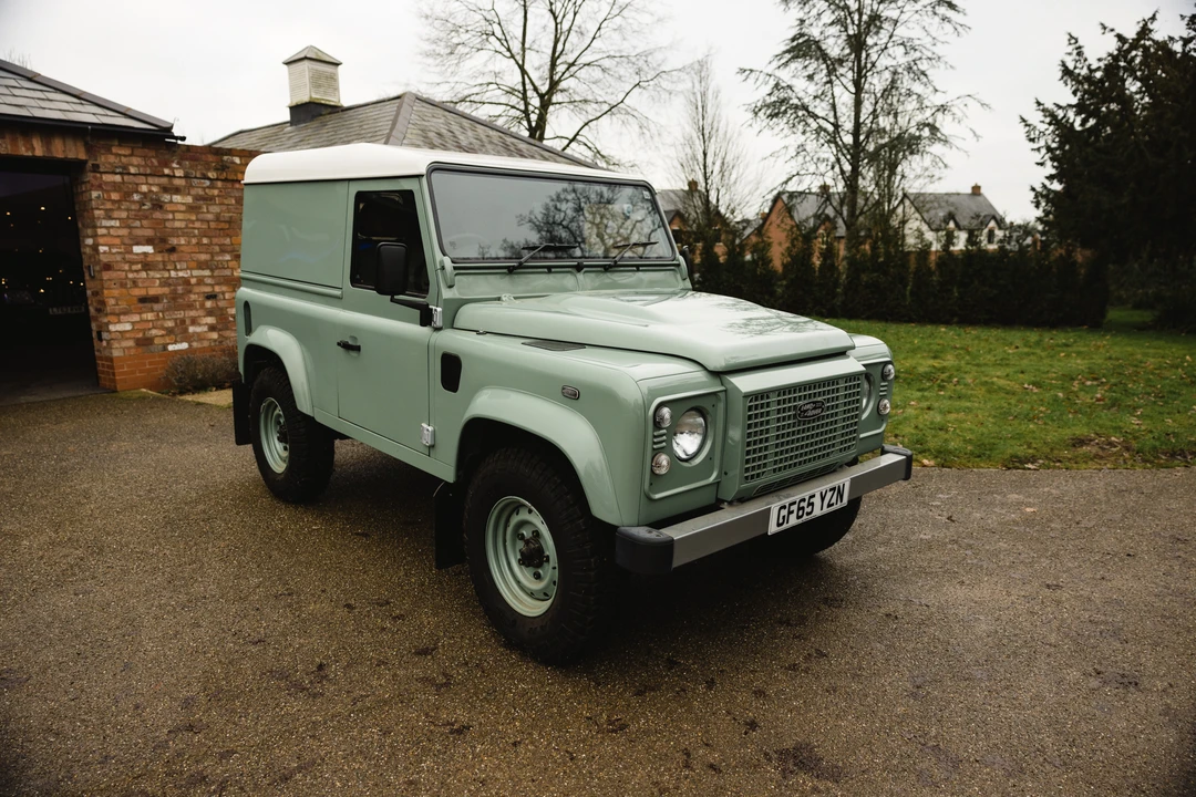 2015 Land Rover Defender 90 - Image 18 of 31