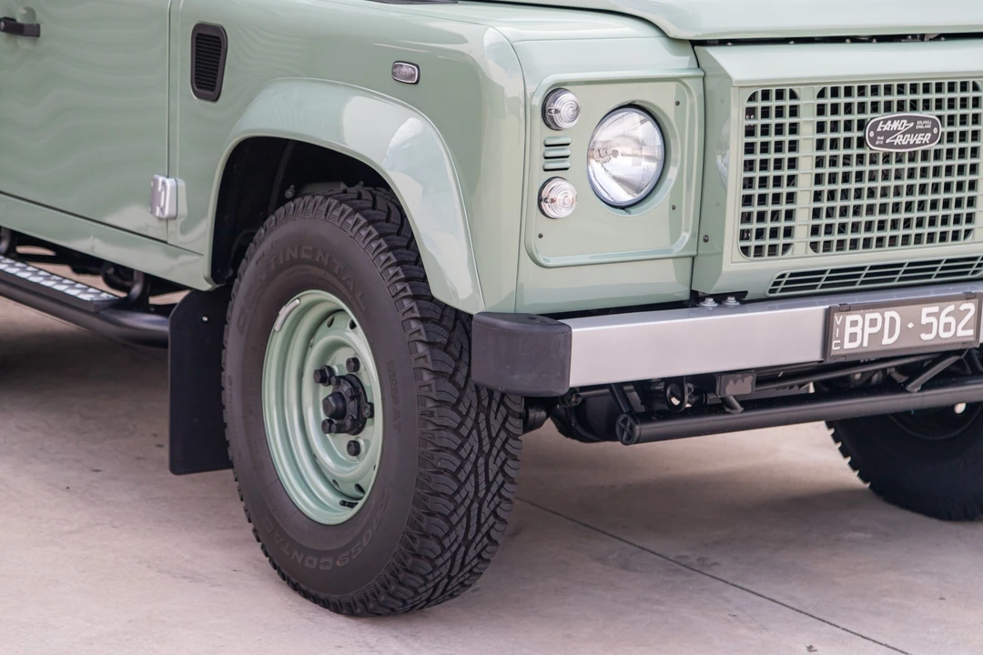 2015 Land Rover Defender 90 - Image 12 of 31
