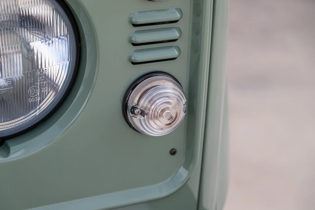 2015 Land Rover Defender 90 - Image 18 of 31