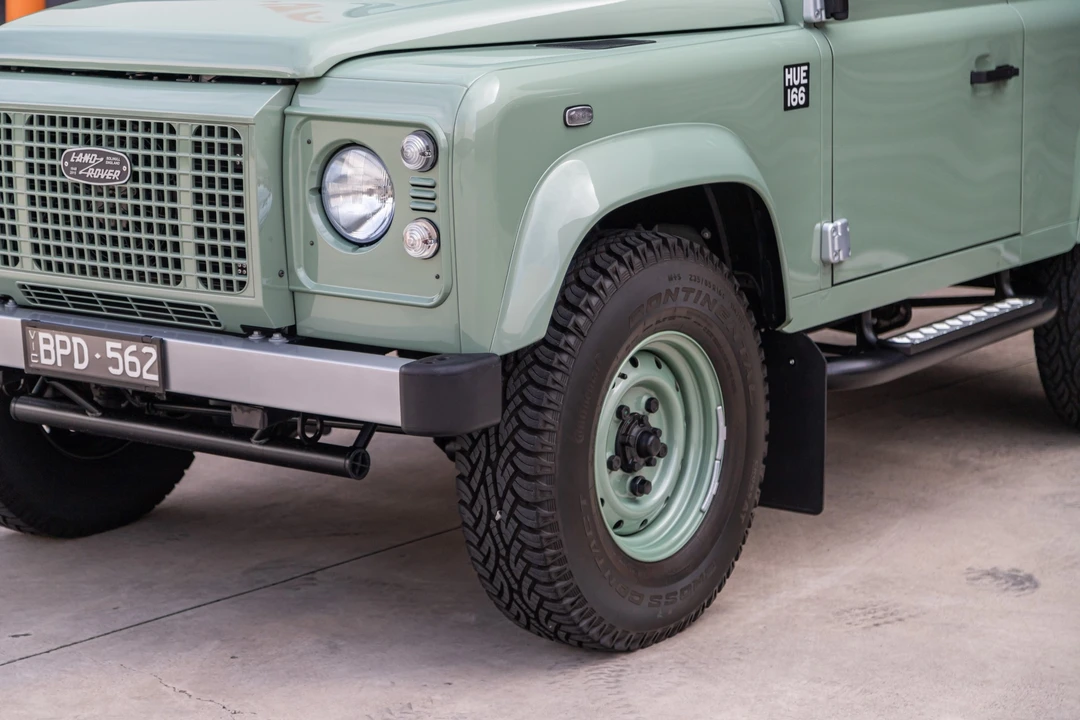 2015 Land Rover Defender 90 - Image 23 of 31