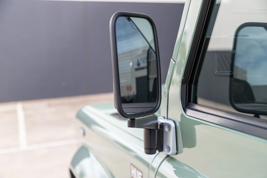 2015 Land Rover Defender 90 - Image 26 of 31