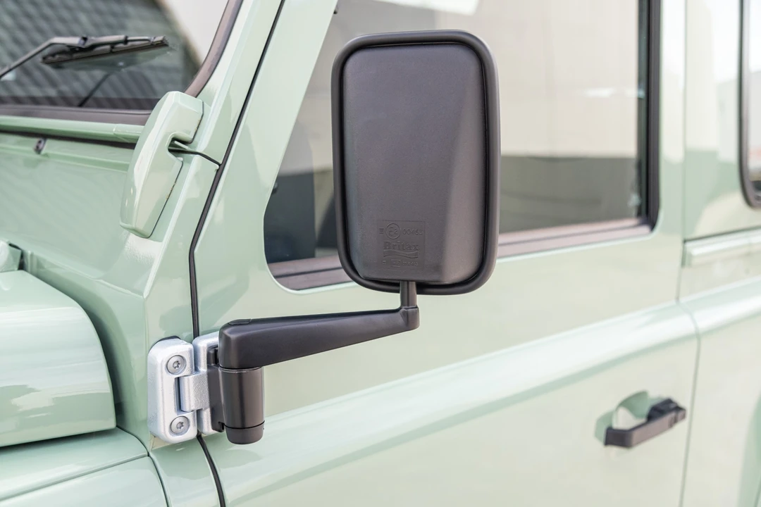 2015 Land Rover Defender 90 - Image 28 of 31
