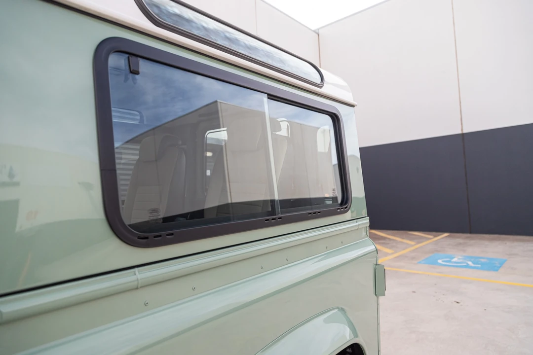 2015 Land Rover Defender 90 - Image 31 of 31