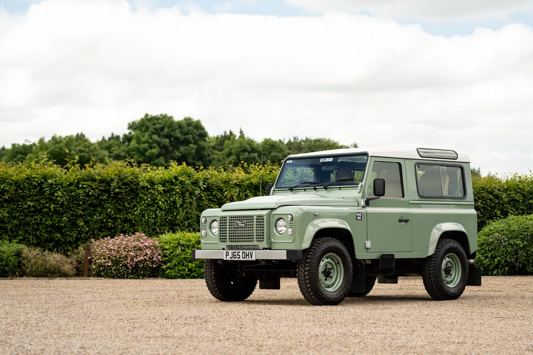 2015 Land Rover Defender 90 - Image 30 of 31