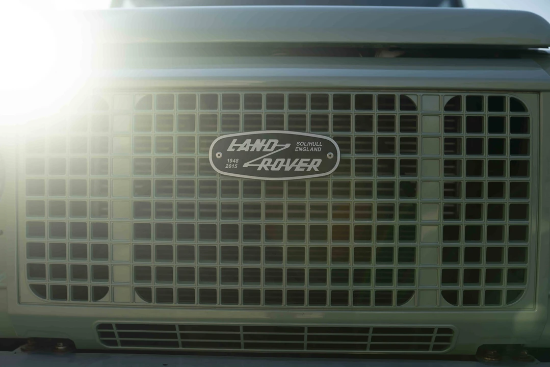 2015 Land Rover Defender 90 - Image 20 of 31