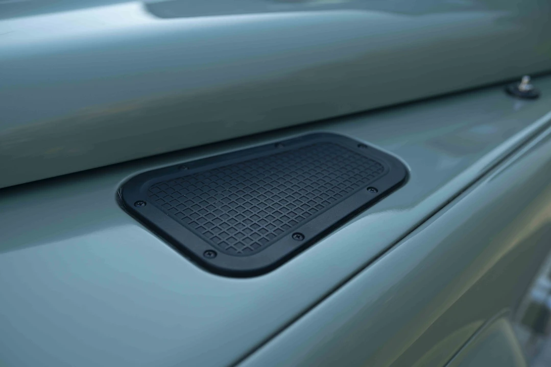 2015 Land Rover Defender 90 - Image 25 of 31