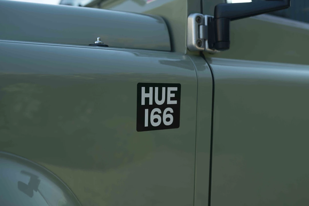 2015 Land Rover Defender 90 - Image 26 of 31