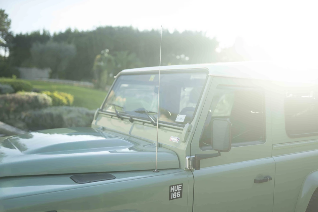2015 Land Rover Defender 90 - Image 27 of 31