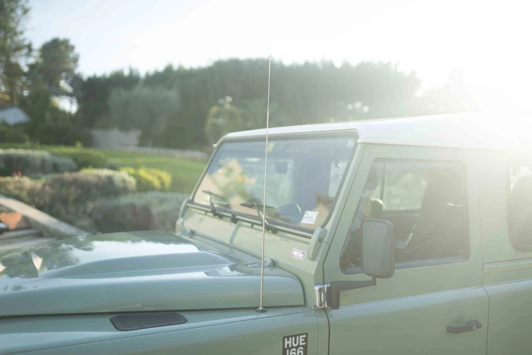 2015 Land Rover Defender 90 - Image 28 of 31