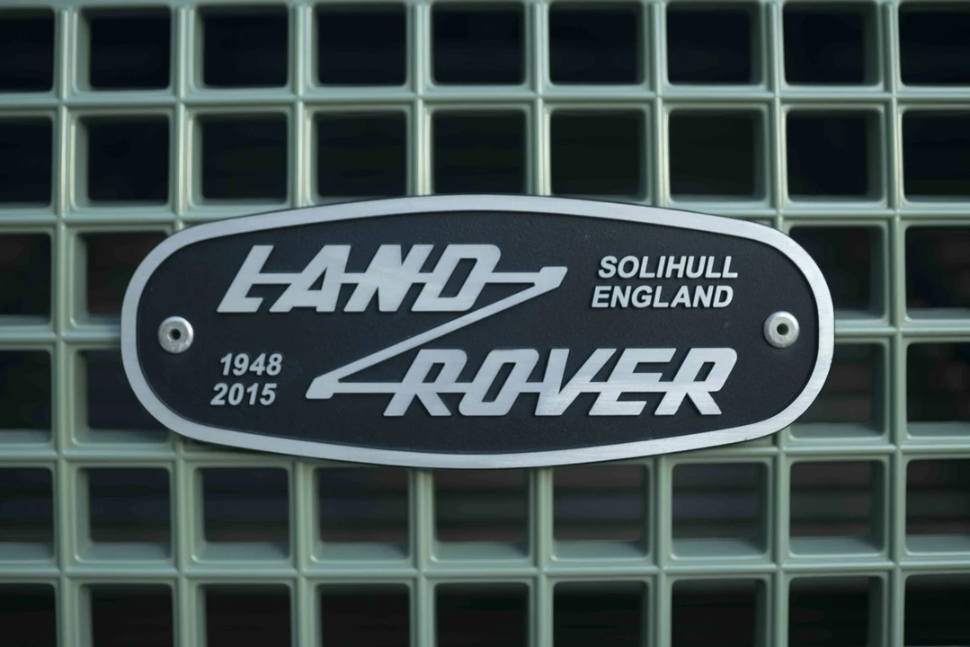 2015 Land Rover Defender 90 - Image 30 of 31