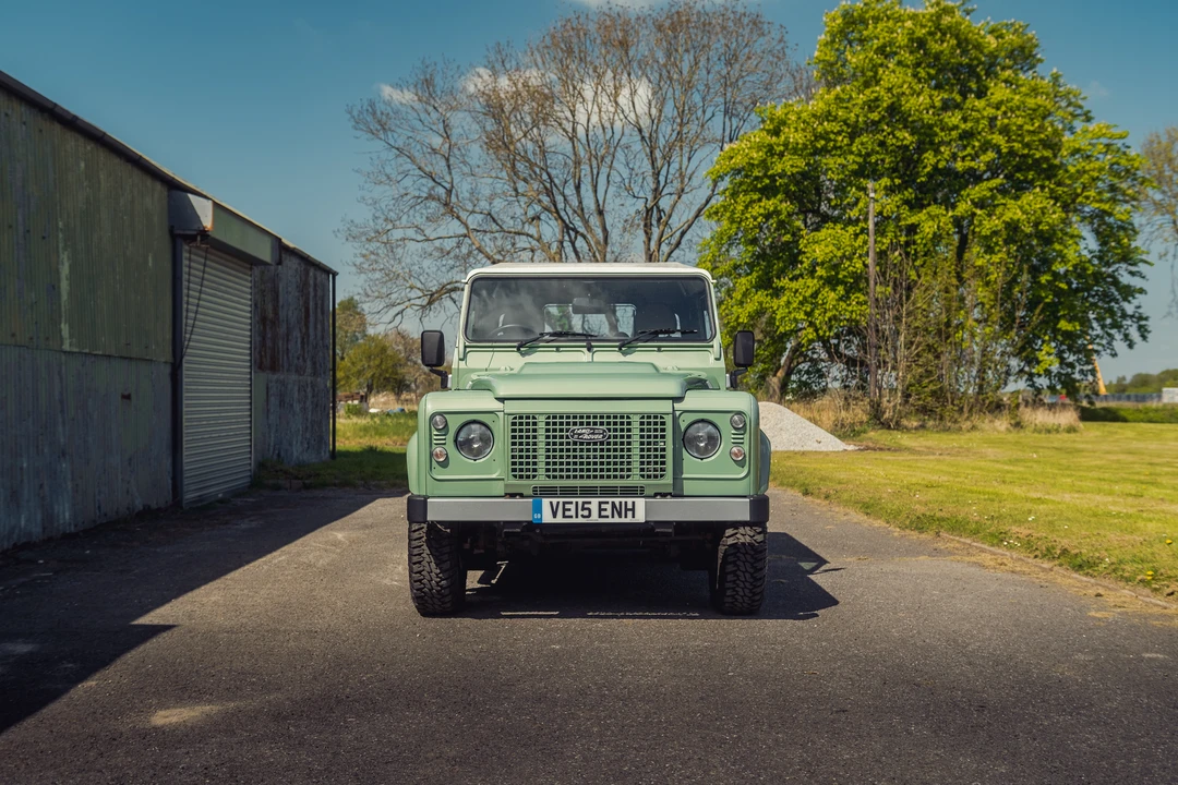 2015 Land Rover Defender 90 - Image 3 of 31