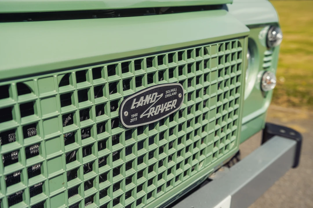 2015 Land Rover Defender 90 - Image 21 of 31