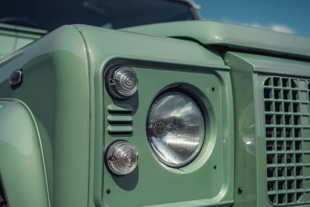 2015 Land Rover Defender 90 - Image 24 of 31