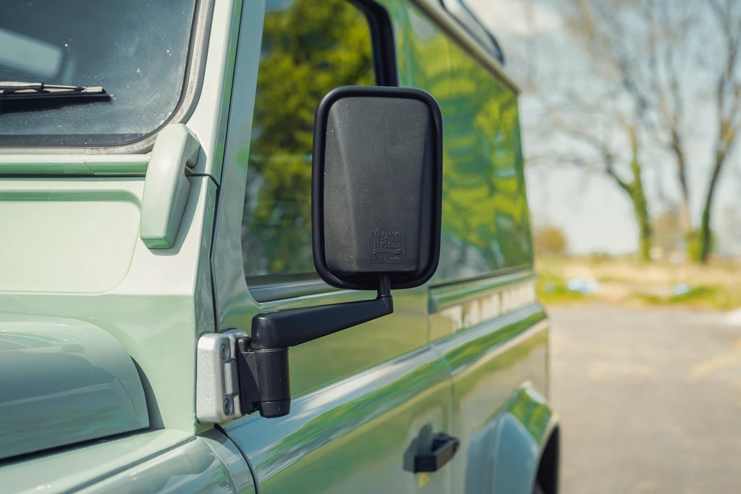 2015 Land Rover Defender 90 - Image 29 of 31