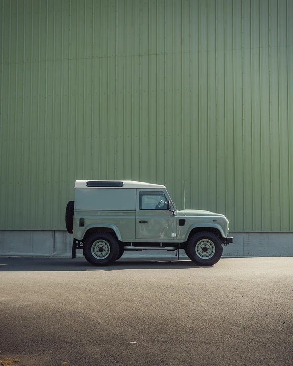 2015 Land Rover Defender 90 - Image 20 of 31