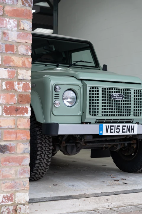 2015 Land Rover Defender 90 - Image 22 of 31