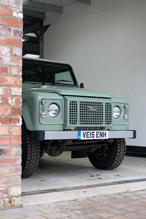 2015 Land Rover Defender 90 - Image 23 of 31