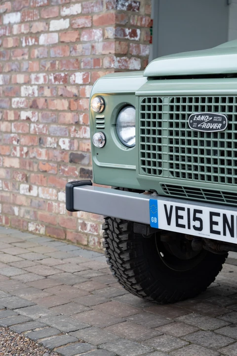 2015 Land Rover Defender 90 - Image 26 of 31