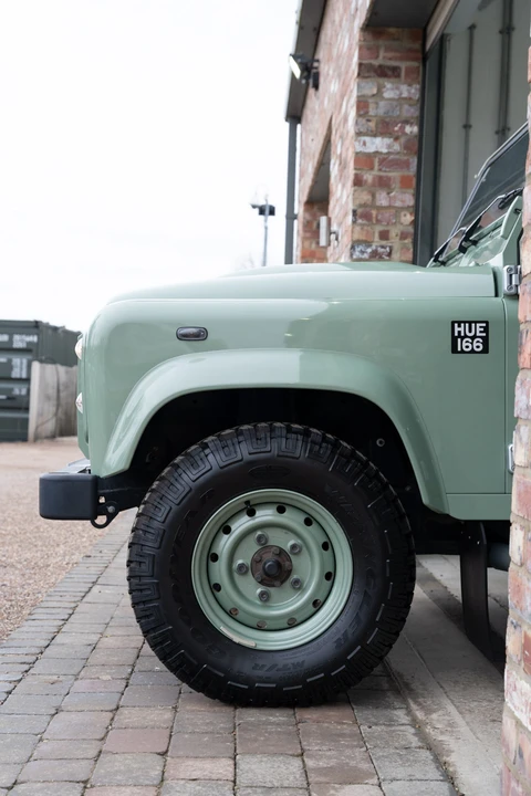 2015 Land Rover Defender 90 - Image 28 of 31