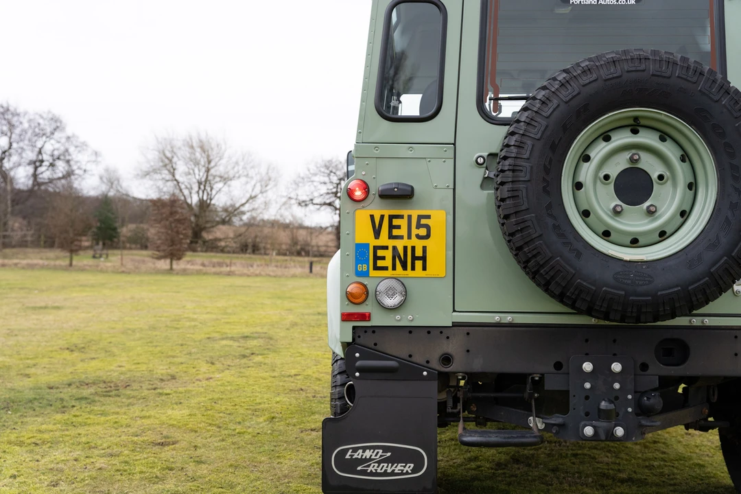 2015 Land Rover Defender 90 - Image 29 of 31