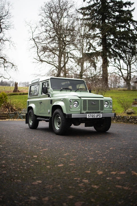 2015 Land Rover Defender 90 - Image 4 of 31