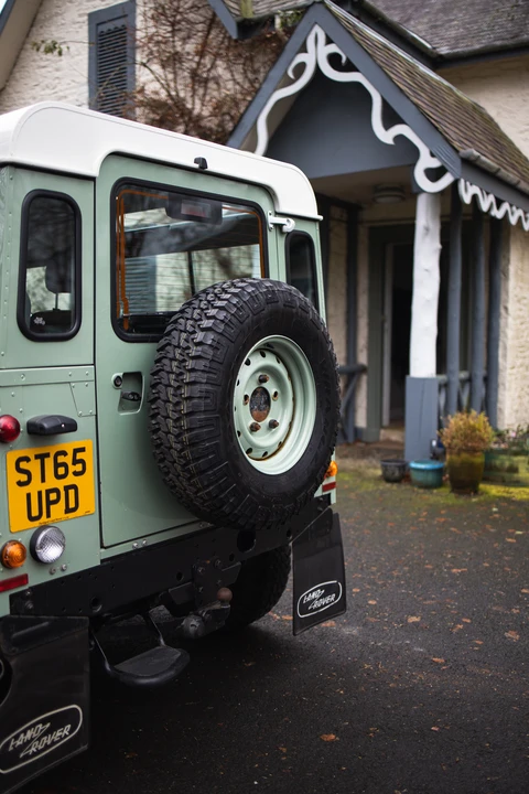 2015 Land Rover Defender 90 - Image 15 of 31